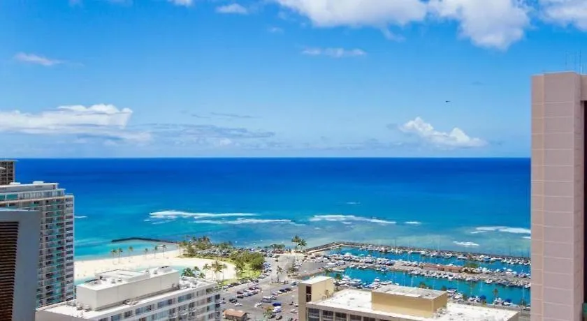 מלון הונולולו Marina Tower Waikiki 2*,