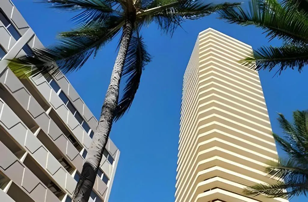 מלון הונולולו Marina Tower Waikiki 2*,